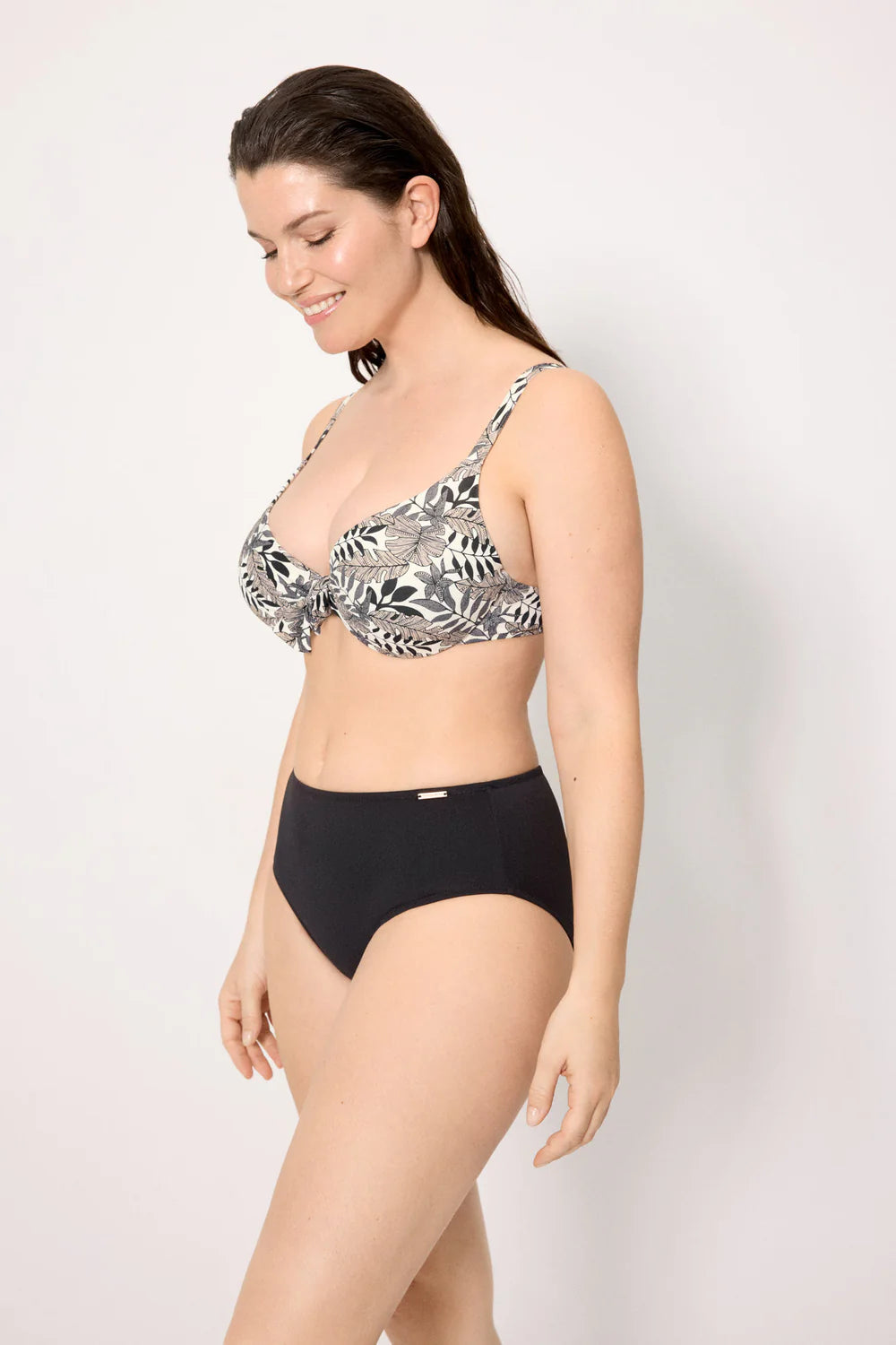 Slip bikini donna nero a vita alta