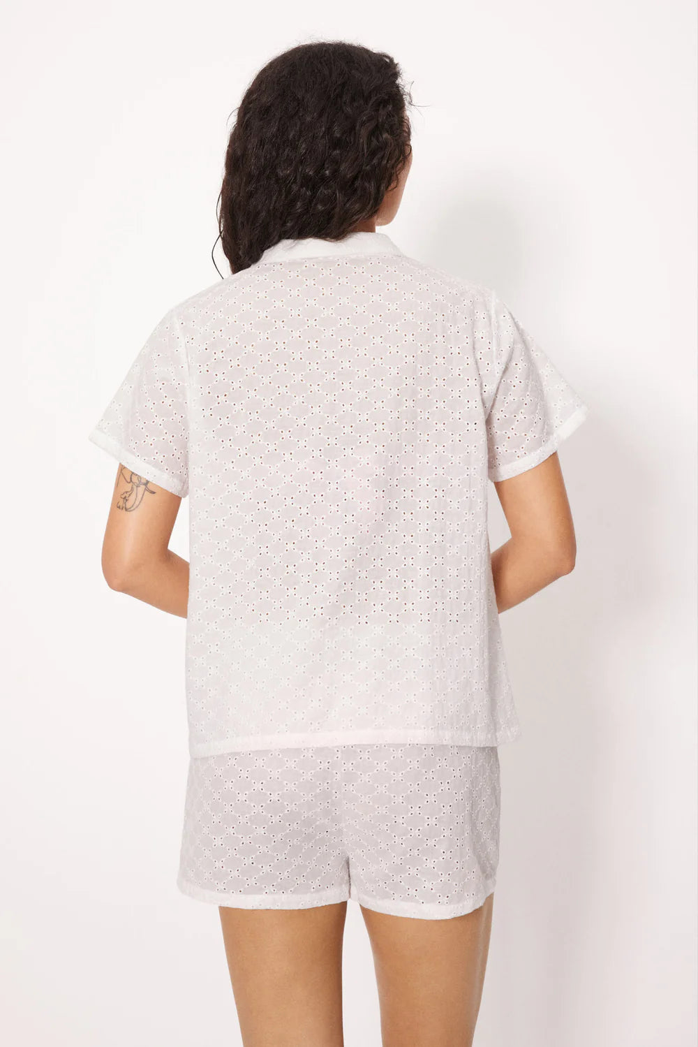 Camicia bianca a maniche corte in cotone ricamato