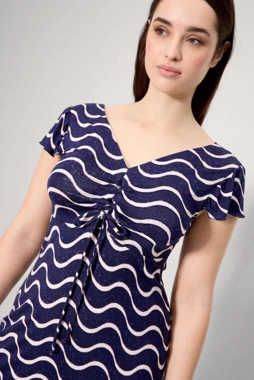 Abito mare donna blu navy con stampa a onde