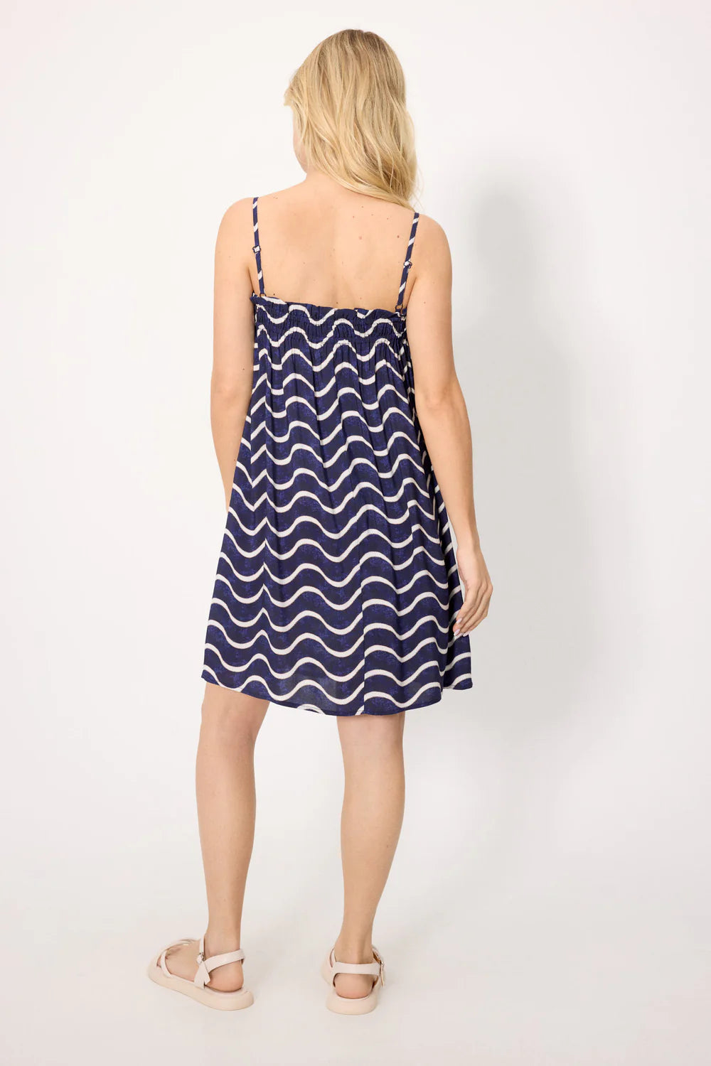 Abito mare donna blu navy con spalline e stampa a onde