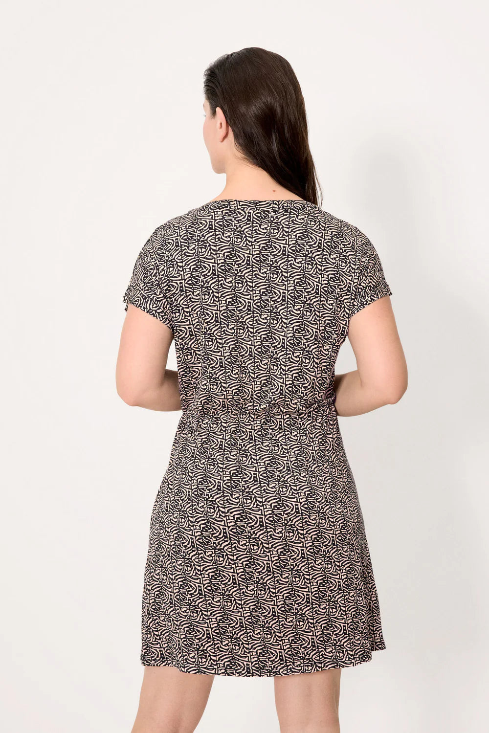 Abito corto donna fantasia geometrica con coulisse