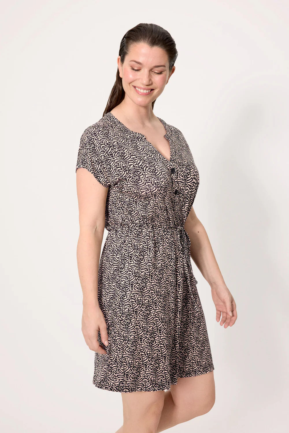 Abito corto donna fantasia geometrica con coulisse