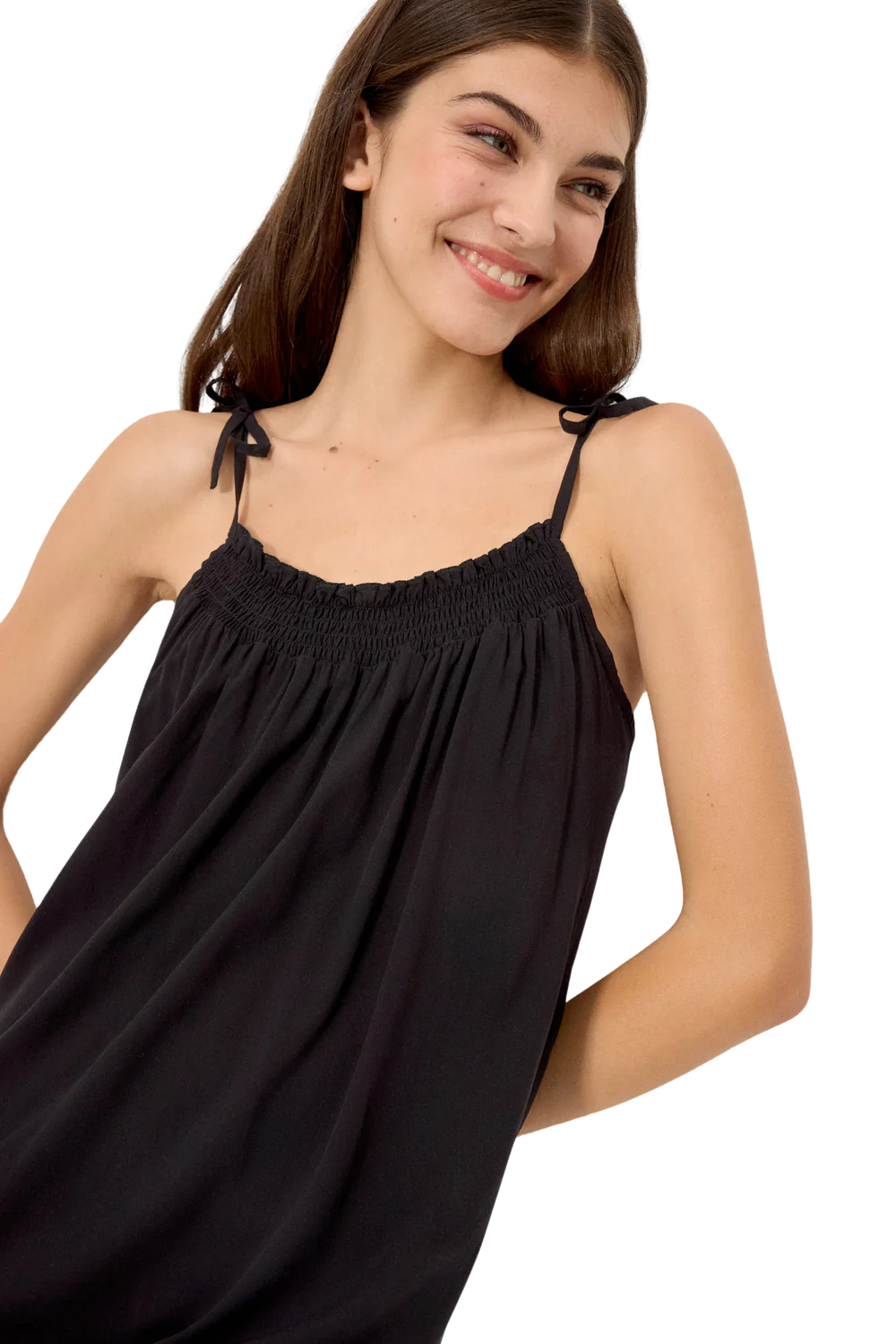 Abito corto in tessuto leggero, spalline annodabili per regolazione; linea sopra il ginocchio, stile basic versatile.